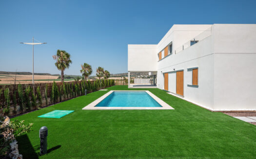 Luxury Key-Ready Villas with Golf Views on La Finca Golf Resort