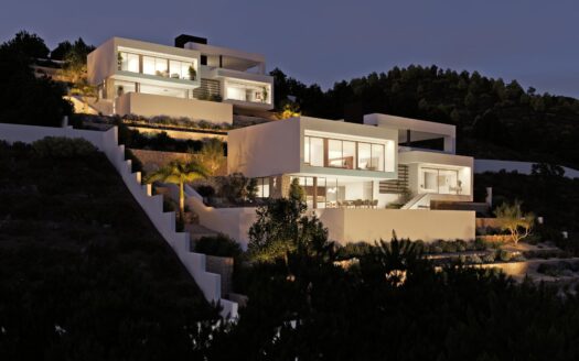 Modern villa with sea views in Altea