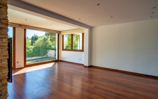 Villa with a 3,000m2 Plot Renovated in Panorama, La Nucia