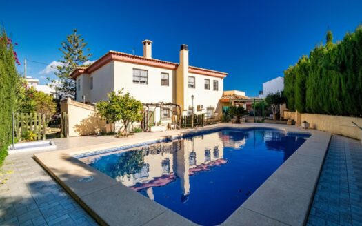 5-bedroom chalet for sale in L’Albir, Alfaz del Pi