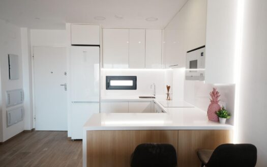 Modern penthouse with private pool and sea views, fully furnished in Finestrat
