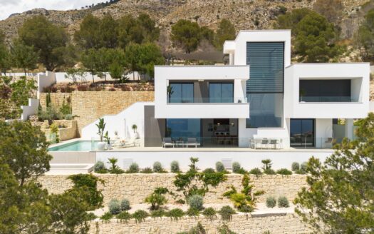Modern villa with sea views in Altea